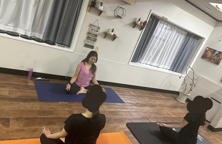 ヨガ教室始めました🧘🏻‍♀️初心者の方も大歓迎です！｜曽於市・都城市の整体なら整体院Re.make-リメイク-